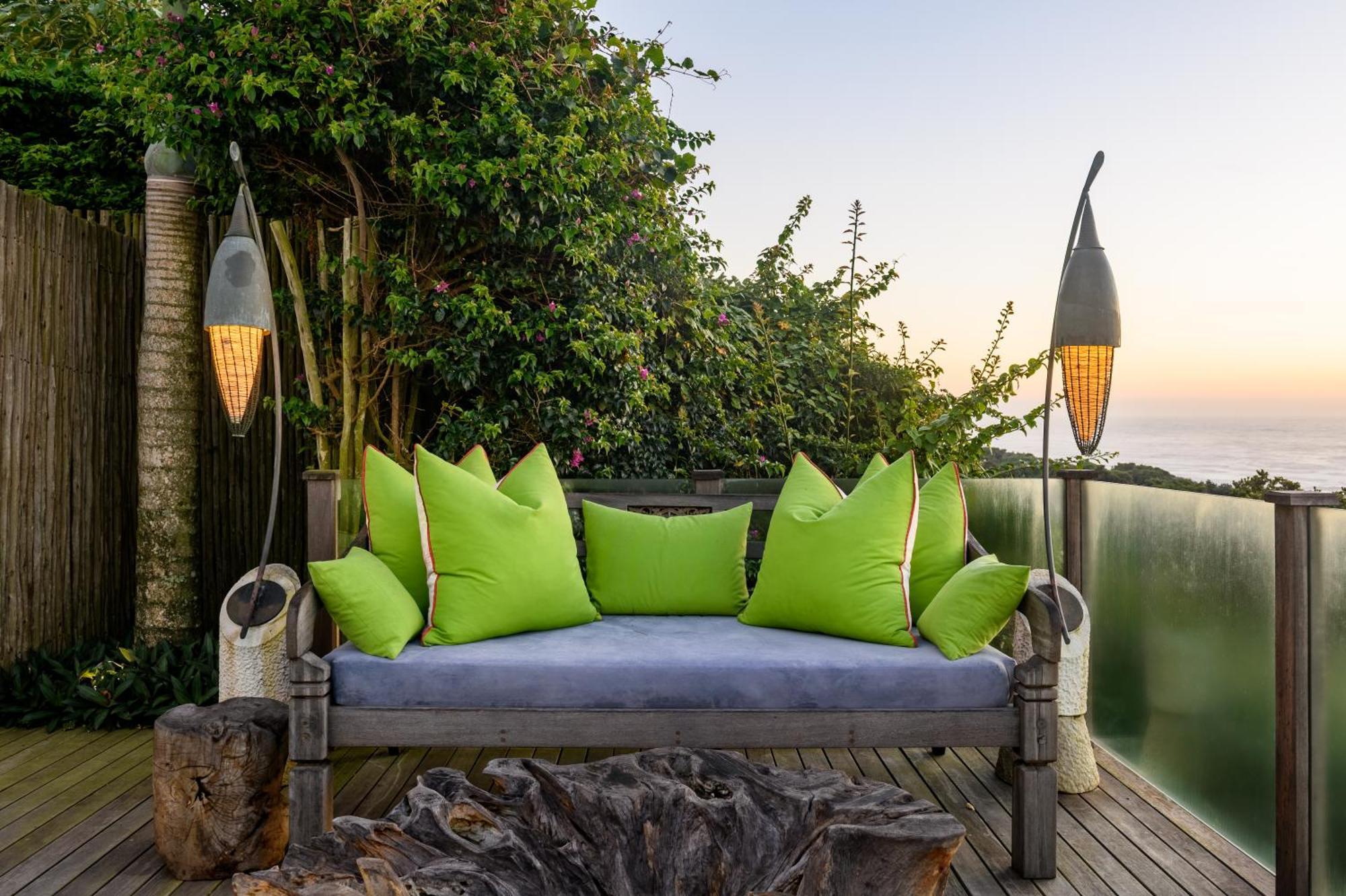 Nakai Beach Homestay Trafalgar Esterno foto